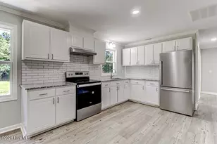 390 Newtown Loop Rd, Atkinson, NC 28421 - Photo 10