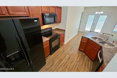 100 Constitution Avenue, Jacksonville, NC 28540 - Photo 8