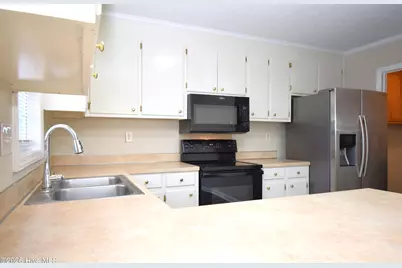 2380 Vineyard Drive #J1, Winterville, NC 28590 - Photo 8