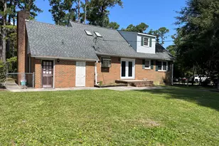 3107 Country Club Rd, Morehead City, NC 28557 - Photo 2