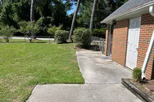 3107 Country Club Rd, Morehead City, NC 28557 - Photo 12