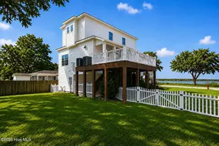 1601 River Dr, New Bern, NC 28560 - Photo 2