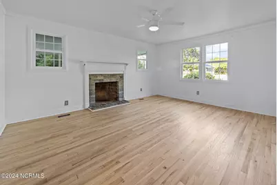 1011 Daniel Place, Jacksonville, NC 28540 - Photo 4