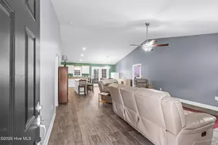 905 Futrell St, Loris, SC 29569 - Photo 6