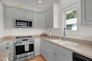 716 Bay Harbor Dr, Hampstead, NC 28443 - Photo 8