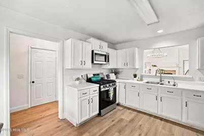 702 William and Mary Place, Wilmington, NC 28409 - Photo 12