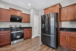 305 Crossroads Store Dr, Jacksonville, NC 28546 - Photo 28