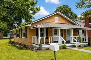 207 E Swanzy St, Elizabethtown, NC 28337 - Photo 1