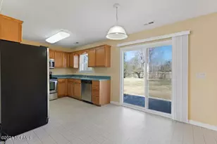 1302 Davis St, Jacksonville, NC 28540 - Photo 6