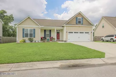 223 Holly Grove Court E, Jacksonville, NC 28540 - Photo 2