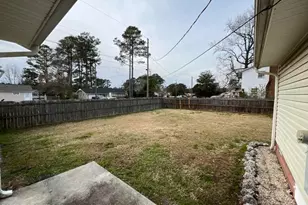 306 Cole Dr, Jacksonville, NC 28540 - Photo 18