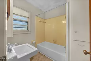 318 Englewood Dr, Wilmington, NC 28409 - Photo 14