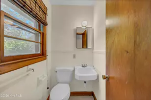 318 Englewood Dr, Wilmington, NC 28409 - Photo 18