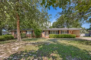 318 Englewood Dr, Wilmington, NC 28409 - Photo 1