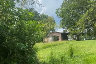 305 Pinehurst Ave, Carthage, NC 28327 - Photo 4