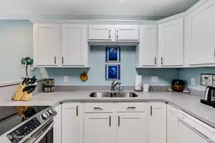 105 SE 58th St, Oak Island, NC 28465 - Photo 6