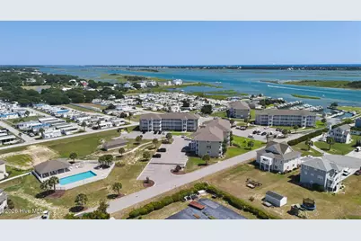 650 Cedar Point Boulevard #C11, Cedar Point, NC 28584 - Photo 2