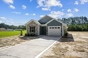 314 E Howard St, Roseboro, NC 28382 - Photo 4