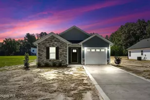 314 E Howard St, Roseboro, NC 28382 - Photo 2