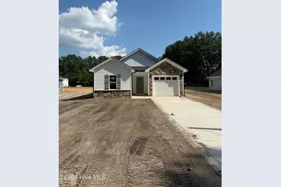 312 E Howard Street, Roseboro, NC 28382 - Photo 1