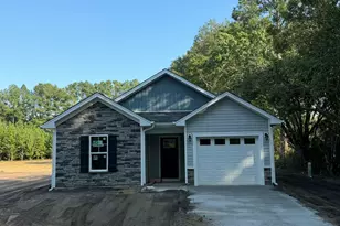 310 E Howard St, Roseboro, NC 28382 - Photo 2