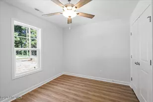 310 E Howard St, Roseboro, NC 28382 - Photo 24