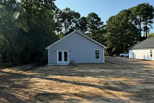 310 E Howard St, Roseboro, NC 28382 - Photo 6