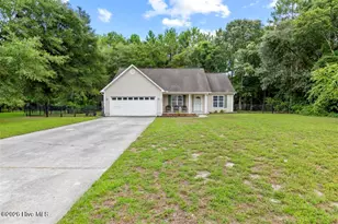1731 Chadwick Shores Dr, Sneads Ferry, NC 28460 - Photo 2