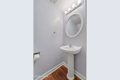 307 Bridgewood Drive, Jacksonville, NC 28546 - Photo 8