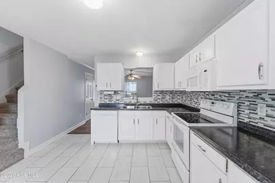 307 Bridgewood Drive, Jacksonville, NC 28546 - Photo 12