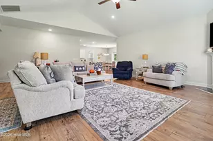 25 S Beatrice Dr, Rocky Point, NC 28457 - Photo 12