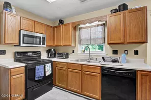 134 Lawndale Ln, Sneads Ferry, NC 28460 - Photo 10
