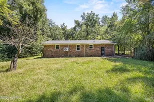 505 E Coston Rd, Burgaw, NC 28425 - Photo 24