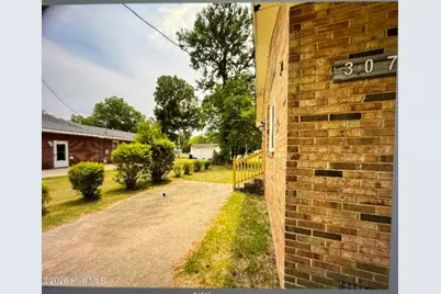 307 E Purvis Street, Robersonville, NC 27871 - Photo 4