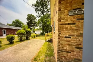 307 E Purvis St, Robersonville, NC 27871 - Photo 4