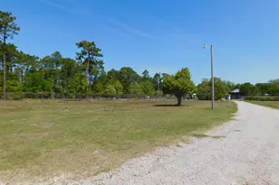 358 White Oak Dr, Newport, NC 28570 - Photo 2