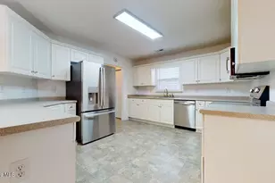 2018 Heritage Ln, Jacksonville, NC 28546 - Photo 8