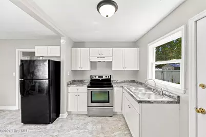 911 Bartlett Avenue, Elizabeth City, NC 27909 - Photo 10