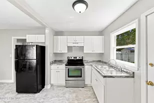 911 Bartlett Ave, Elizabeth City, NC 27909 - Photo 10