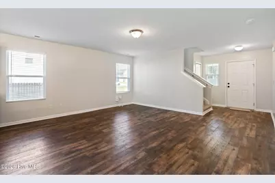 1102 Farmhouse Lane, Jacksonville, NC 28546 - Photo 4