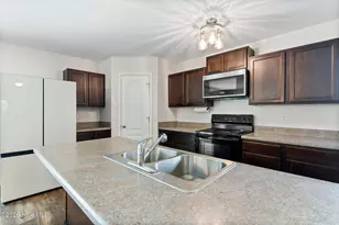 1102 Farmhouse Ln, Jacksonville, NC 28546 - Photo 10