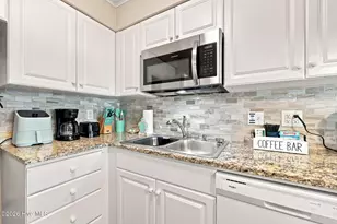 9201 Coast Guard Rd, Emerald Isle, NC 28594 - Photo 18