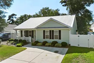 153 NE 19th St, Oak Island, NC 28465 - Photo 2