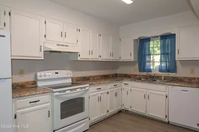 108 King George Court, Jacksonville, NC 28546 - Photo 2