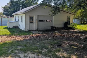 900 E Nicholson St, Clinton, NC 28328 - Photo 2