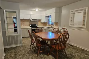 900 E Nicholson St, Clinton, NC 28328 - Photo 4