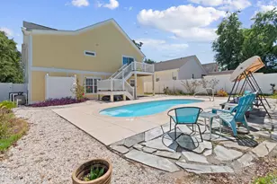 329 NE 59th St, Oak Island, NC 28465 - Photo 8