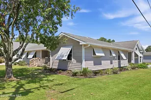602 W Broad St, Swansboro, NC 28584 - Photo 2