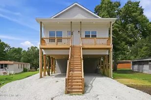 751 Driftwood Dr, Hampstead, NC 28443 - Photo 1