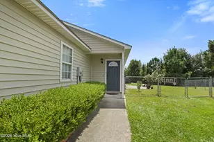 136 Charlton Rd, Hubert, NC 28539 - Photo 4